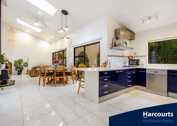  at 719 Scenic Drive, Henderson Valley, Waitakere City, Auckland