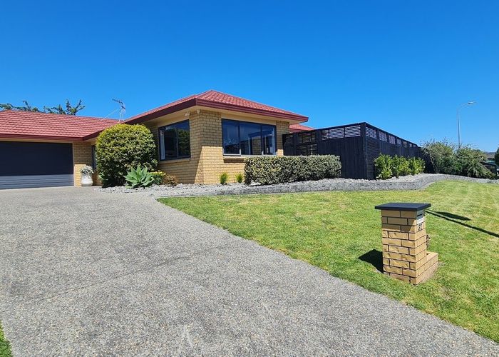  at 32 Monarch Place, Paraparaumu Beach, Kapiti Coast, Wellington