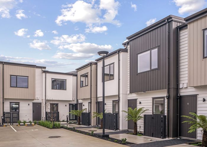  at 17 /48 Moire Road, Massey, Waitakere City, Auckland