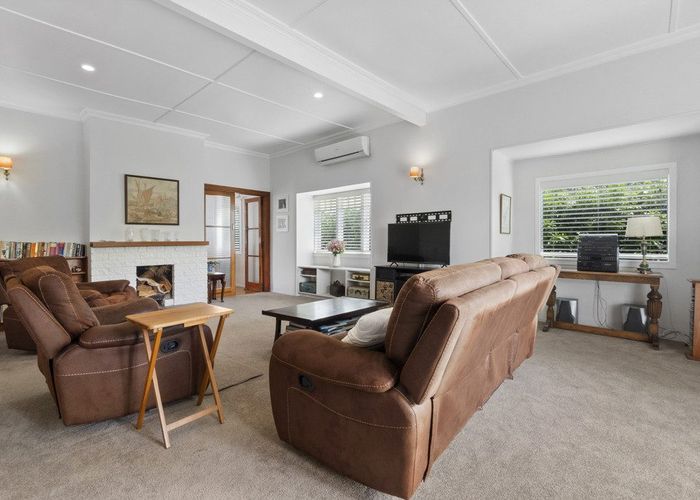  at 3 Saint Olpherts Avenue, Hamilton East, Hamilton