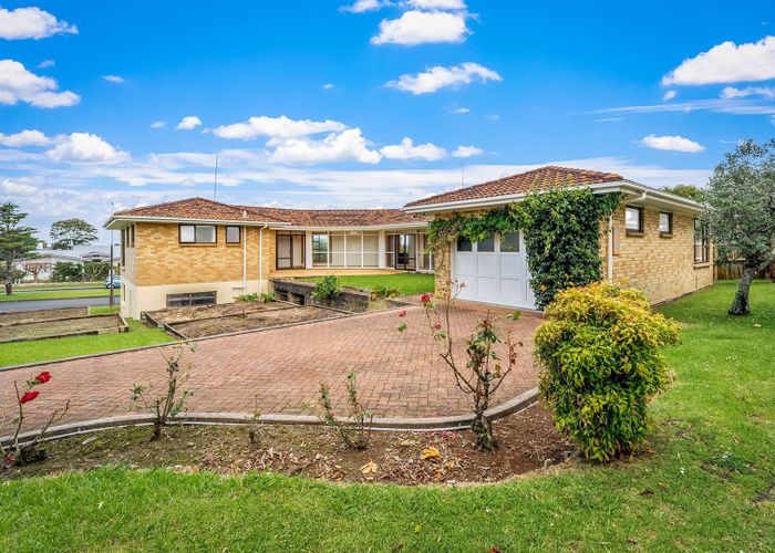  at 2 Pendene Place, Forrest Hill, Auckland