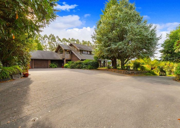  at 136 Highland Drive, Acacia Bay, Taupo, Waikato