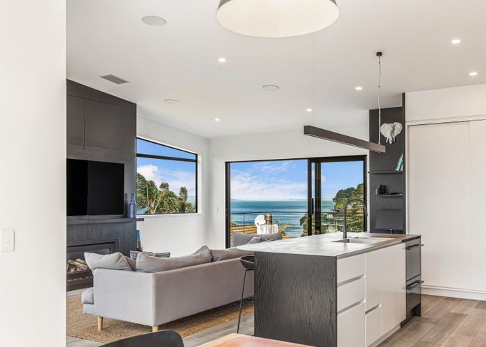  at 39 Hyde Road, Rothesay Bay, Auckland