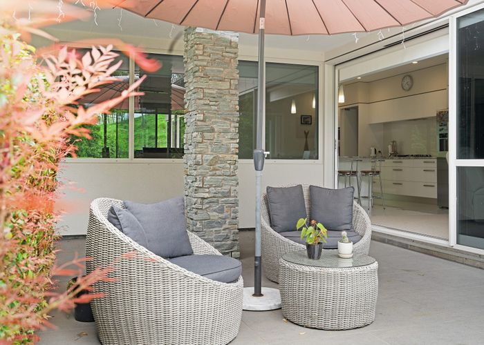  at 2 William Street, Highlands Park, New Plymouth