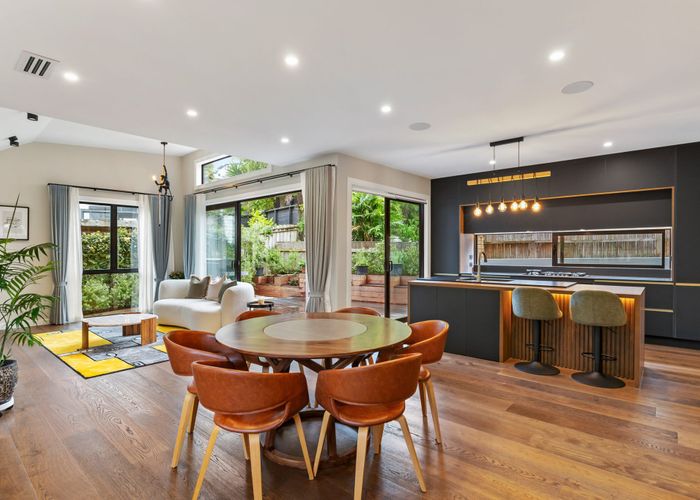  at 20C Beach Road, Castor Bay, North Shore City, Auckland