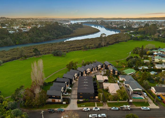  at 8/51 Taipari Road, Te Atatu Peninsula, Waitakere City, Auckland