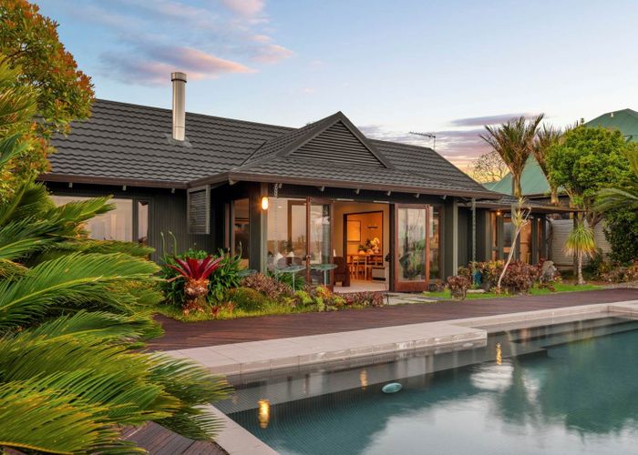  at 10 Marine Terrace, Bayswater, North Shore City, Auckland