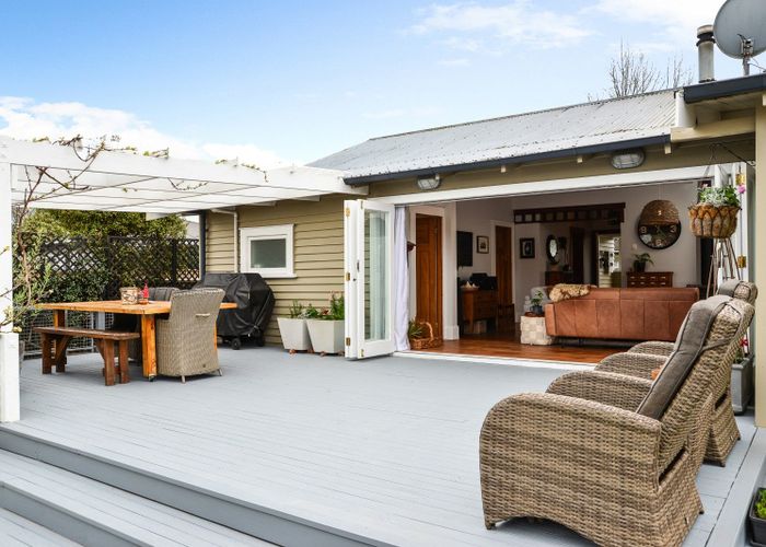  at 46 Naylor Street, Hamilton East, Hamilton