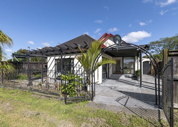  at 1/16 Dalmahoy Place, Wattle Downs, Manukau City, Auckland