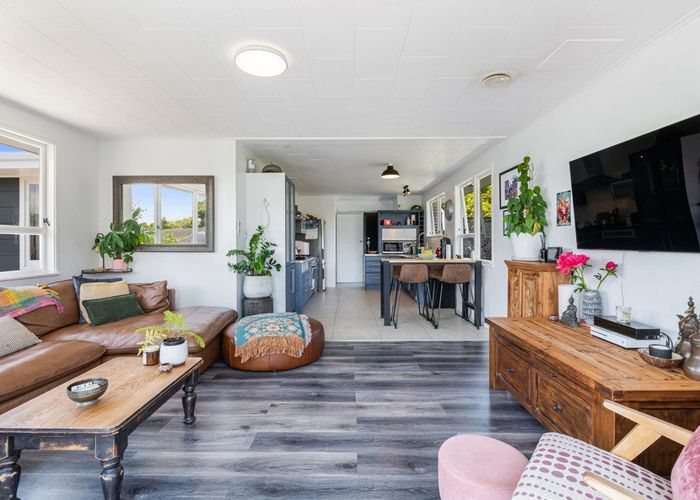  at 25 Japonica Drive, Beach Haven, Auckland