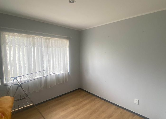  at 4 Camberley Court, Manurewa East, Auckland