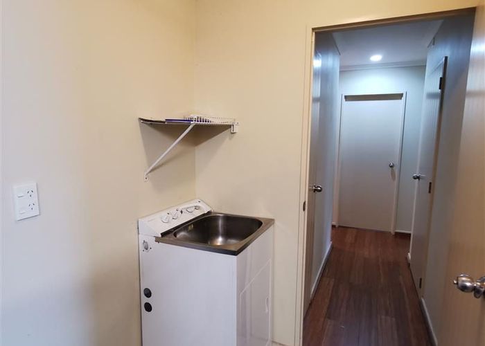  at 9 Gortin Close, East Tamaki, Manukau City, Auckland