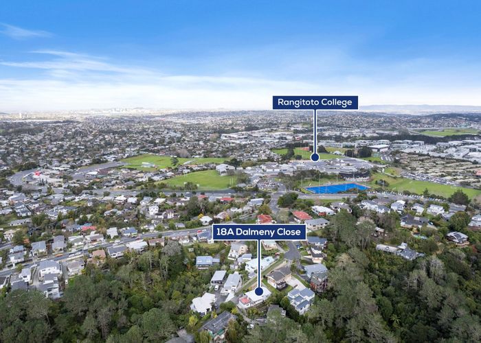  at 1/18 Dalmeny Close, Murrays Bay, Auckland