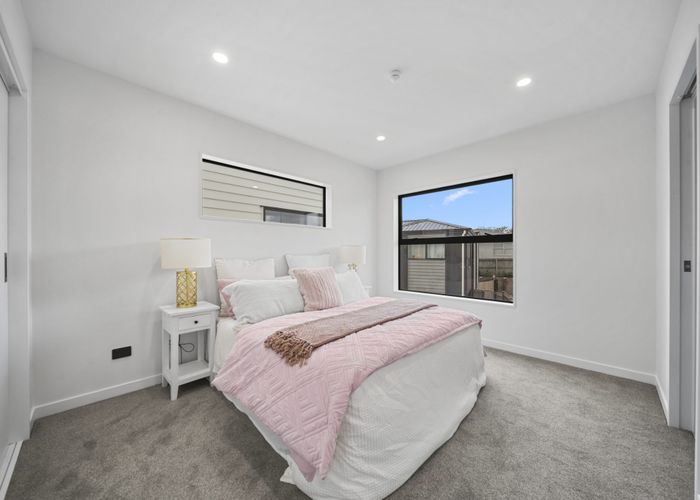  at 52 Greenmeadows Avenue, Manurewa East, Manukau City, Auckland