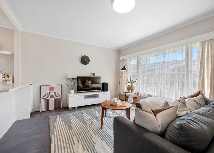  at 2/56A Taharoto Road, Takapuna, North Shore City, Auckland