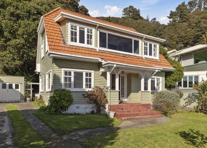 at 620 Marine Drive, Days Bay, Lower Hutt