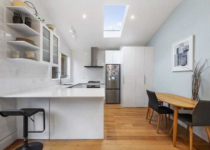  at 7 Manley Terrace, Newtown, Wellington
