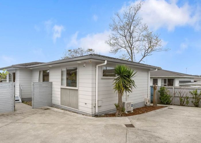  at 13 Medina Place, Half Moon Bay, Auckland