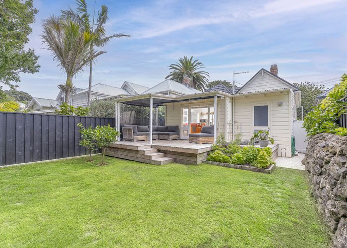  at 8 Esplanade Road, Mount Eden, Auckland City, Auckland