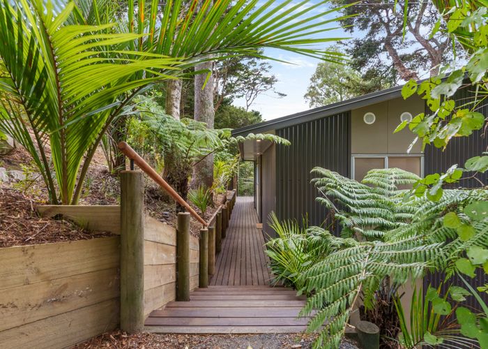  at 58 Laingholm Drive, Laingholm, Auckland