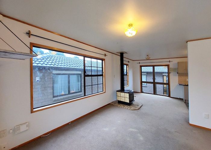  at 33 Everglade Drive, Goodwood Heights, Auckland