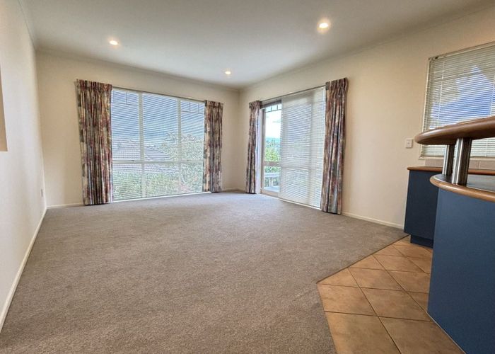  at 8 Rosebay Rise, Henderson, Auckland