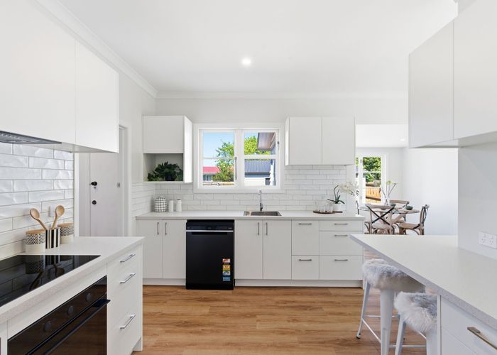  at 28 Holland Street, Avonside, Christchurch City, Canterbury