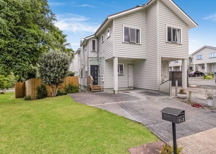  at 1/2 John Jennings Drive, Oteha, Auckland