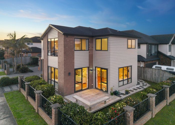 at 1 & 1A Ballyholey Drive, Flat Bush, Manukau City, Auckland