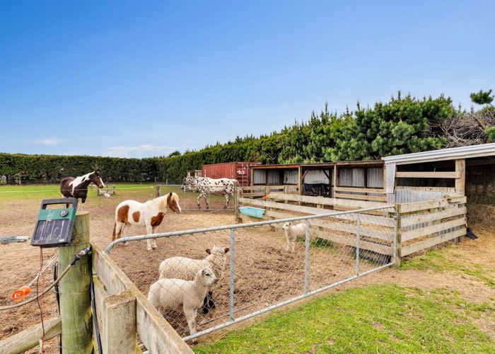  at 16 Winslow Westerfield Road, Winslow, Ashburton