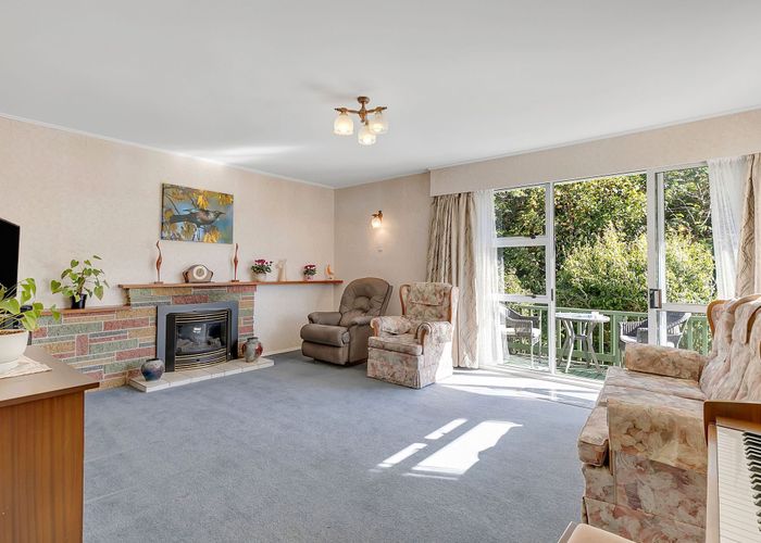  at 25 Larsen Crescent, Tawa, Wellington
