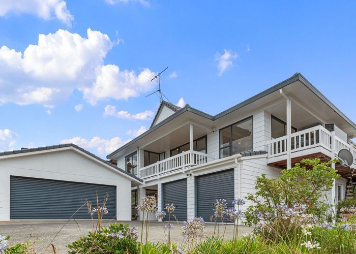  at 129 Stapleford Crescent, Browns Bay, Auckland