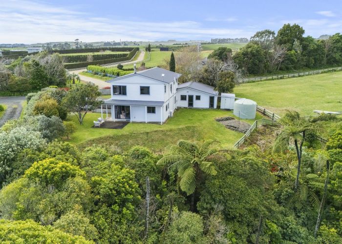  at 122 Surrey Hill Road, Oakura, New Plymouth, Taranaki