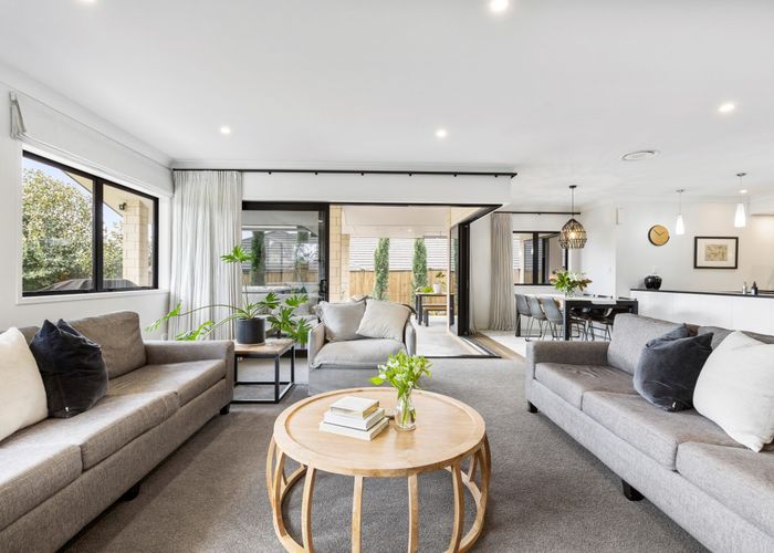  at 32 Parkhaven Drive, Rosehill, Papakura