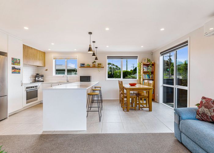  at 16 Gloria Avenue, Te Atatu Peninsula, Auckland