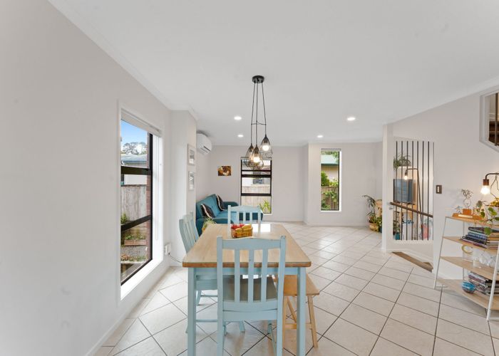  at 7 Barnea Circle, Glen Eden, Waitakere City, Auckland