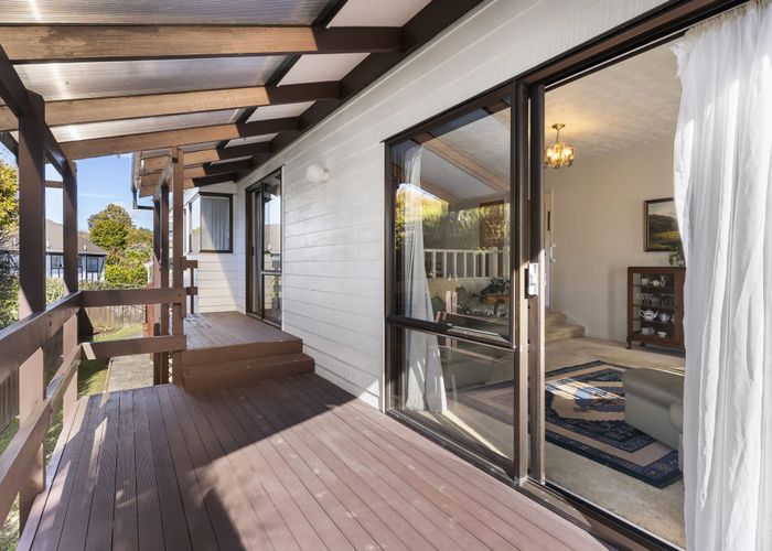  at 100 Manhattan Heights, Glendene, Waitakere City, Auckland