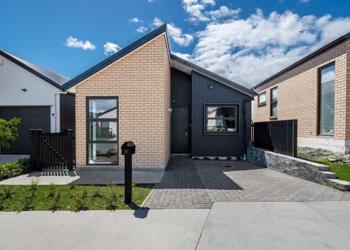  at 32 Paretao Street, Massey, Waitakere City, Auckland