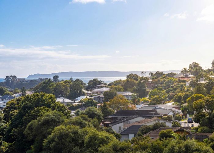  at 101 Bayside Drive, Browns Bay, North Shore City, Auckland