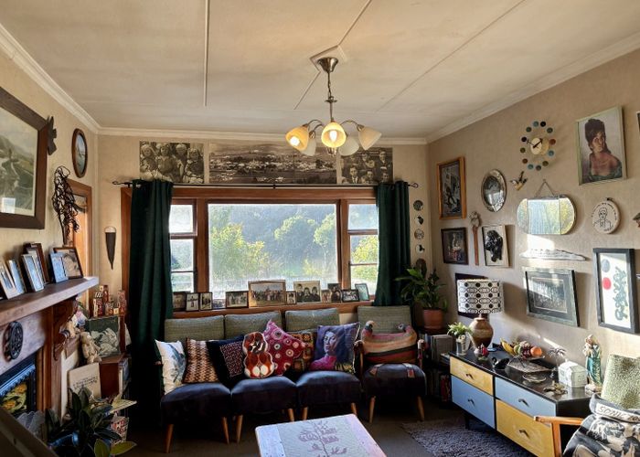  at 48 Pinehaven Road, Pinehaven, Upper Hutt, Wellington