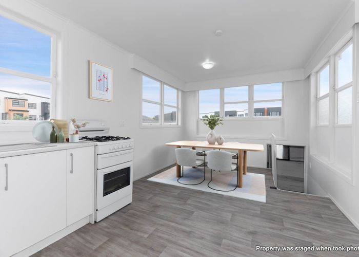  at 3147 Great North Road, New Lynn, Waitakere City, Auckland