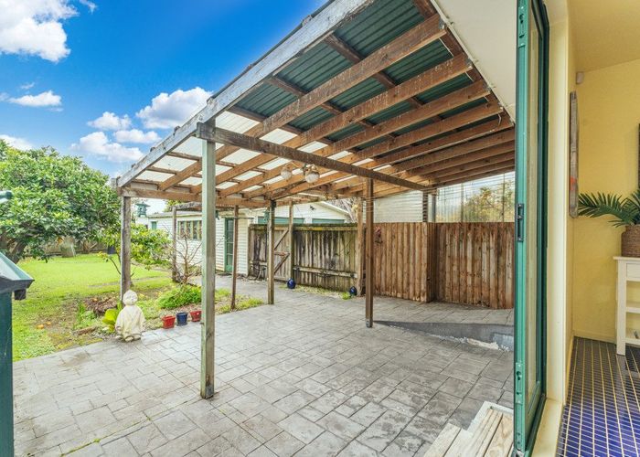  at 5 Roseneath Place, Birkdale, Auckland