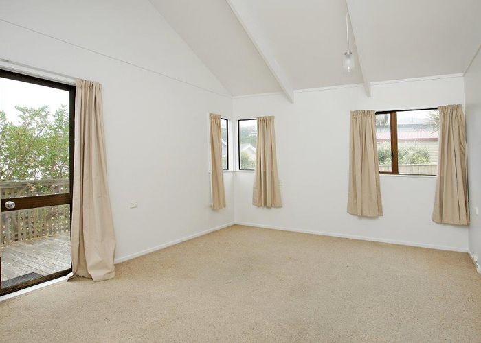  at 6 Trent Street, Island Bay, Wellington