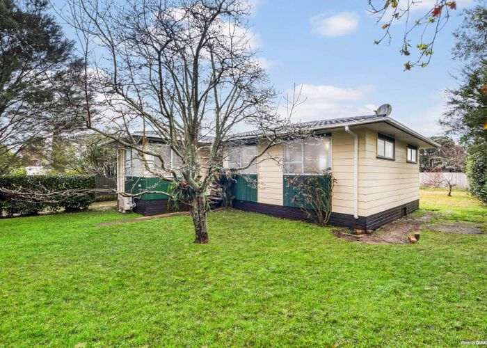  at 1 Murillo Place, Henderson, Waitakere City, Auckland