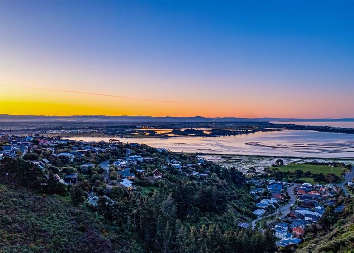  at 2 John Monck Lane, Redcliffs, Christchurch