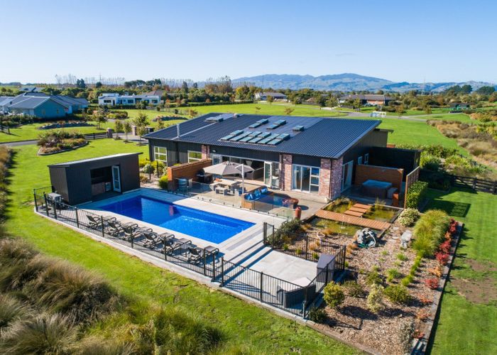  at 9 Paterson Lane, Kelvin Grove, Palmerston North, Manawatu / Whanganui