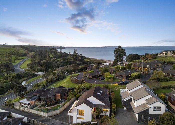  at 1/1039 Beach Road, Torbay, Auckland