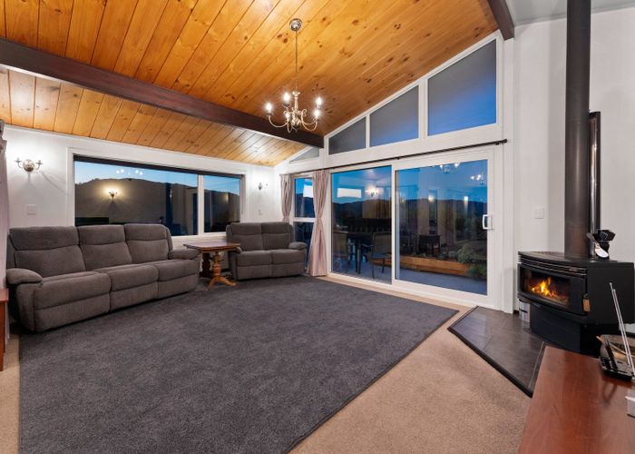  at 13 Kenilworth Grove, Silverstream, Upper Hutt