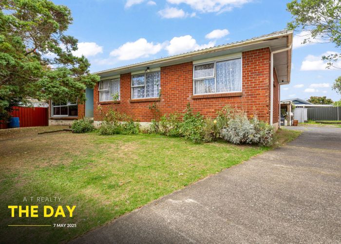  at 5 Raglan Street, Mangere East, Auckland