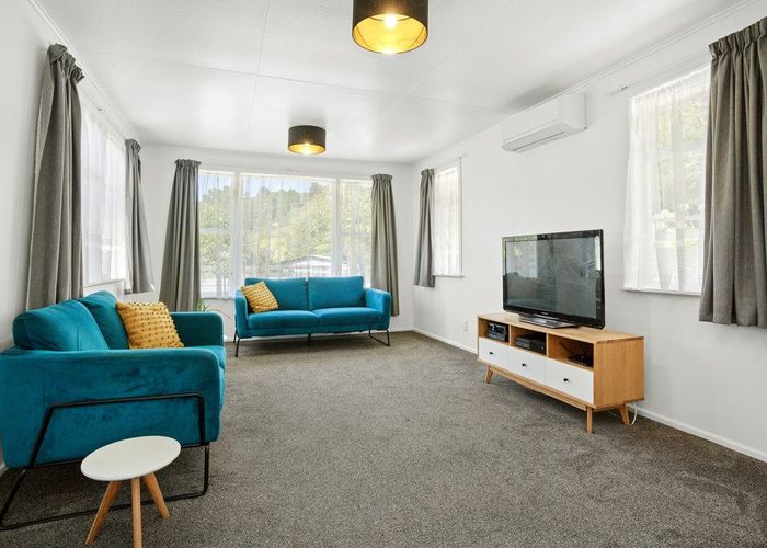  at 16 Rintoul Grove, Stokes Valley, Lower Hutt, Wellington